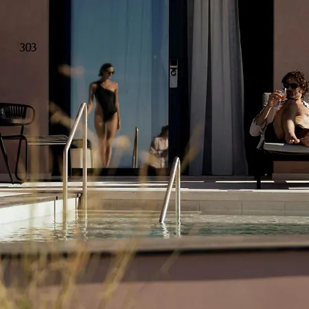 Domes Novos Santorini, Autograph Collection Ia