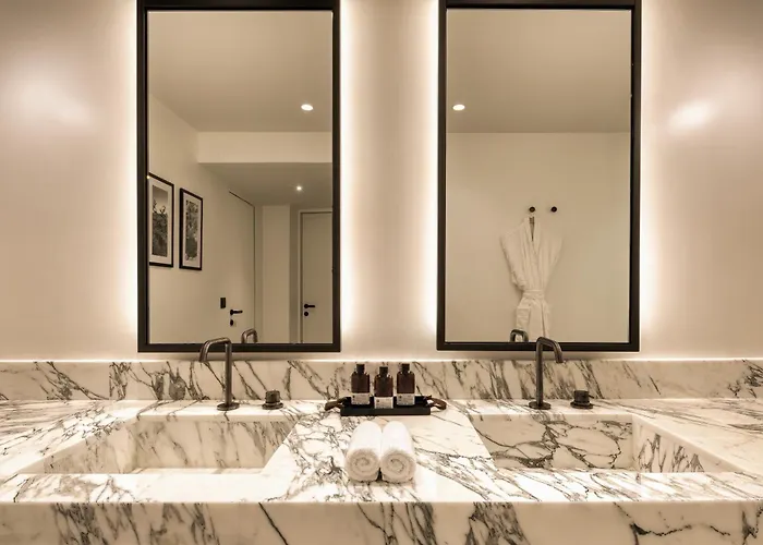 Domes Novos Santorini, Autograph Collection Hotel 5*