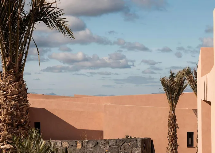 Domes Novos Santorini, Autograph Collection Hotel