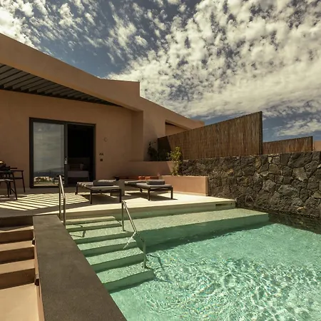 Domes Novos Santorini, Autograph Collection Hotel 5*