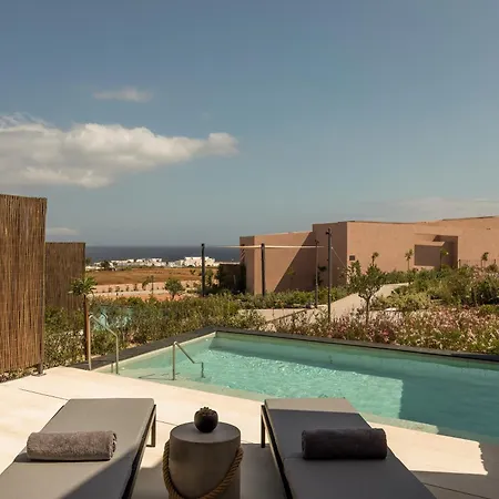Domes Novos Santorini, Autograph Collection فندق أويا