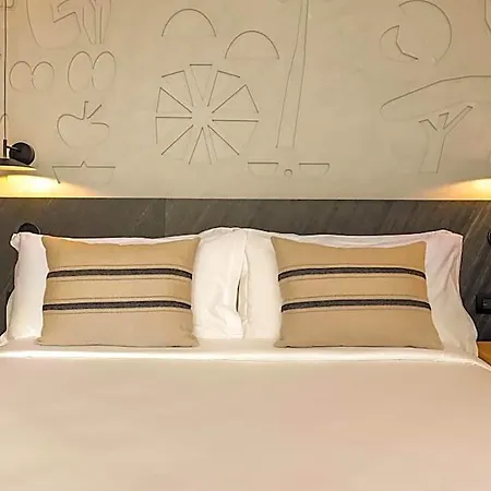 فندق Domes Novos Santorini, Autograph Collection 5*