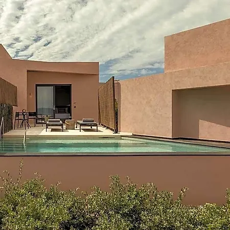 Domes Novos Santorini, Autograph Collection فندق