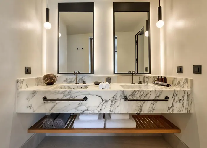 Domes Novos Santorini, Autograph Collection Oia (Santorini)