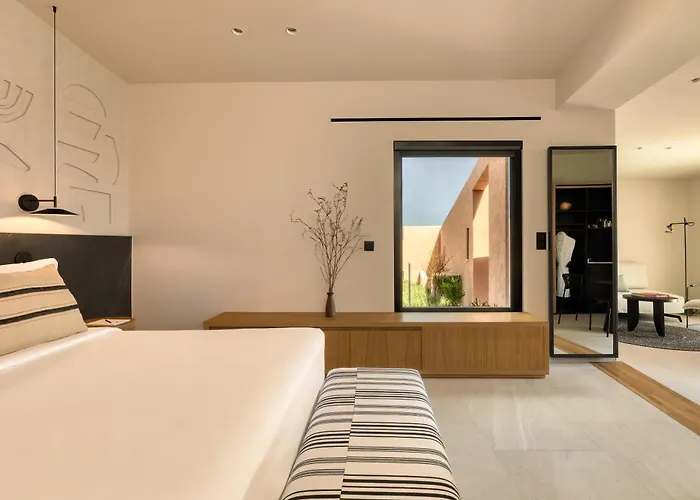 Domes Novos Santorini, Autograph Collection Hotel 5*