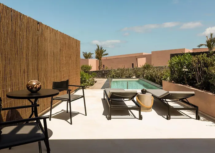 Domes Novos Santorini, Autograph Collection