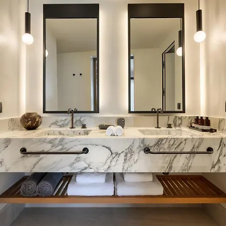 Domes Novos Santorini, Autograph Collection Oia