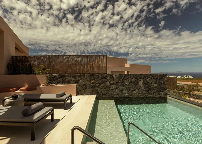 Hotel Domes Novos Santorini, Autograph Collection Oia