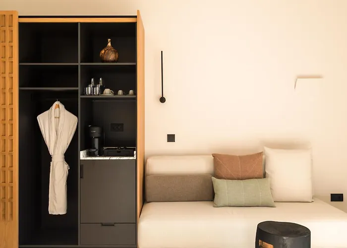 Domes Novos Santorini, Autograph Collection Hotel Oia (Santorini)