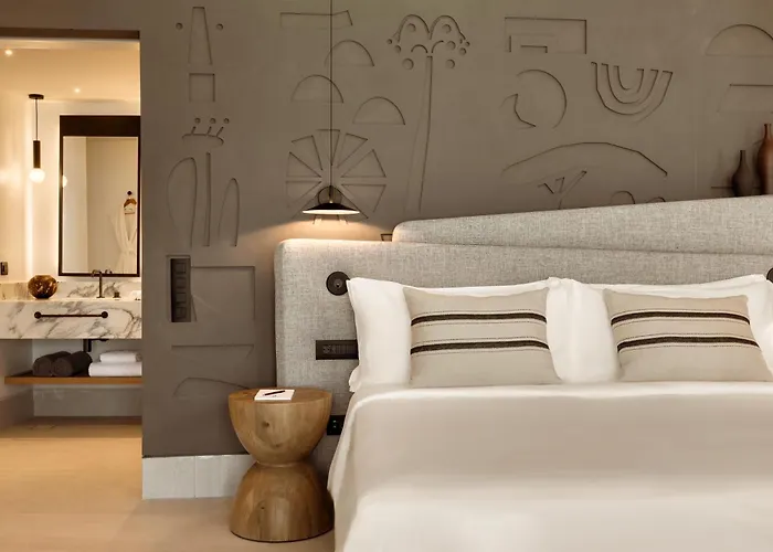 Domes Novos Santorini, Autograph Collection Hotel