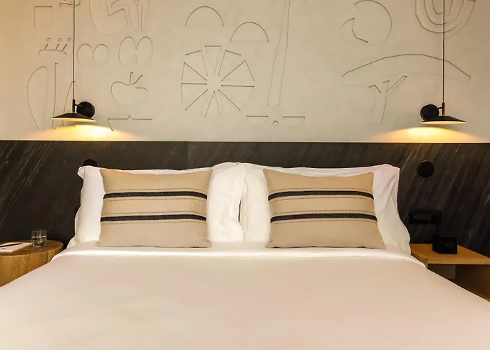 Domes Novos Santorini, Autograph Collection