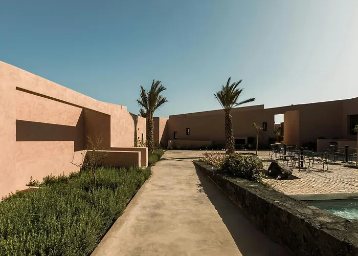 Domes Novos Santorini, Autograph Collection 5* Oia