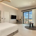 Domes Novos Santorini, Autograph Collection イア