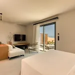 Domes Novos Santorini, Autograph Collection ホテル