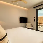 ホテル Domes Novos Santorini, Autograph Collection 5*