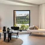 Domes Novos Santorini, Autograph Collection ホテル 5*